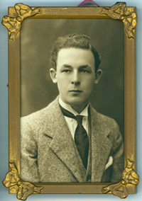 Unidentified photograph of a man from the papers of Isabel Maude Peacocke
