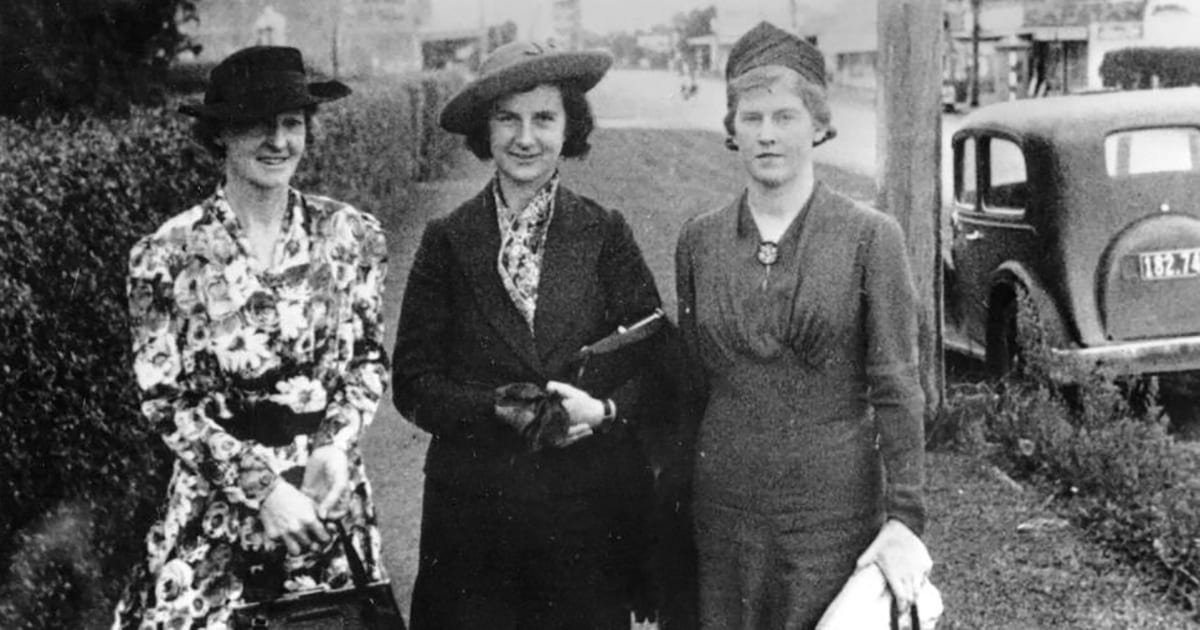 Alice Minchin with two other University of Auckland library staff members, Enid Evans and Joyce Gray